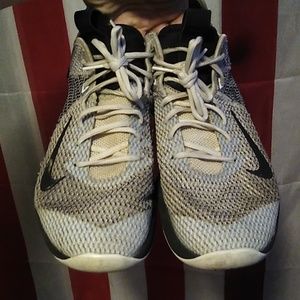 LeBron Basketball Shoes